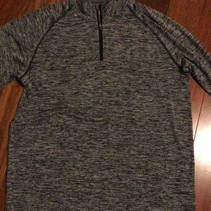Under Armour Heathered Gray Pullover